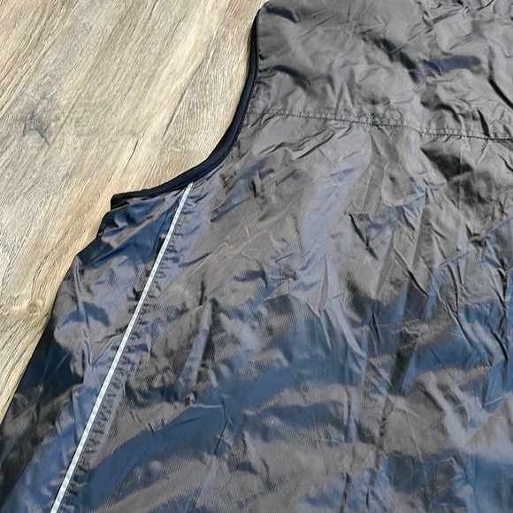 NWT Eddie Bauer Men’s Navy Blue Vest, size medium - Picture 7 of 9